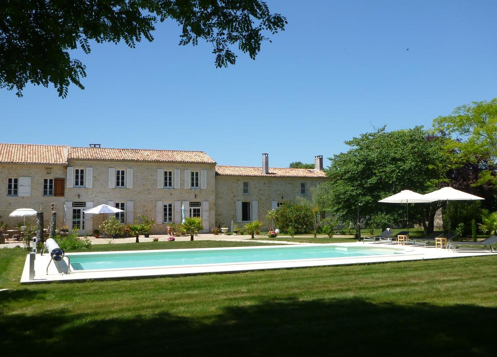 Domaine Du Papillon Bed & Breakfast Lesparre-Medoc Exterior photo