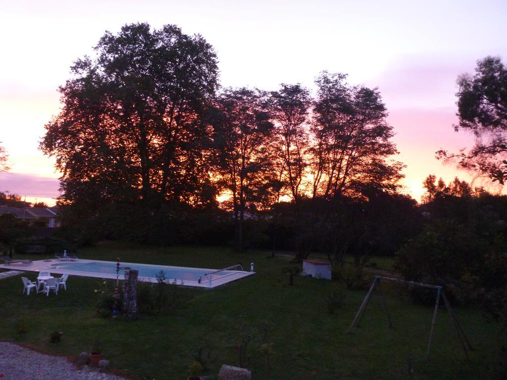 Domaine Du Papillon Bed & Breakfast Lesparre-Medoc Exterior photo