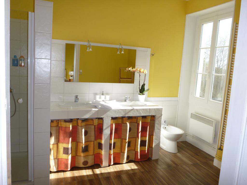 Domaine Du Papillon Bed & Breakfast Lesparre-Medoc Room photo